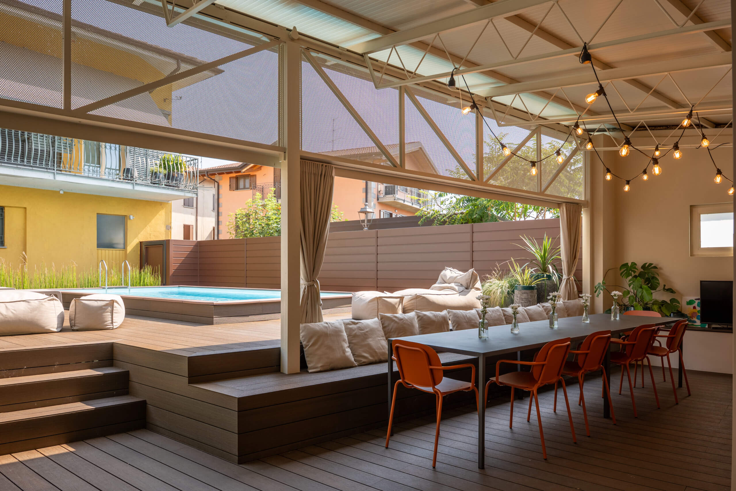Outdoor lounge